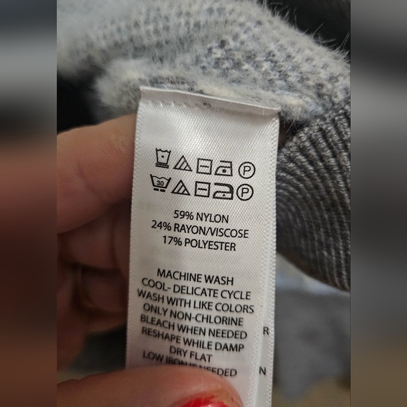 CUPCAKES and CASHMERE Diamond print soft cozy blue/cream cardigan. Size M NWT - Picture 6 of 12